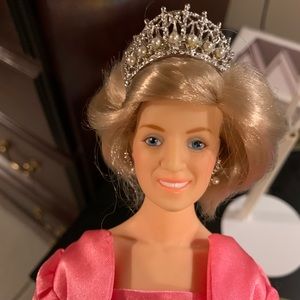 Vintage 1989 Danbury Mint Princess Diana Royal Wardrobe Doll with Stand